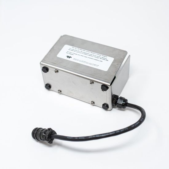 Charging adapter for Model 945 Lead-Acid Lantern Batteries. Connects 2 Model 945 Batteries to Isco Model 963 or 965 Battery Charger. One required for every 2 batteries being recharged at one time._1274088