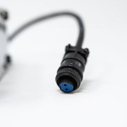 Charging adapter for Model 945 Lead-Acid Lantern Batteries. Connects 2 Model 945 Batteries to Isco Model 963 or 965 Battery Charger. One required for every 2 batteries being recharged at one time._1274088