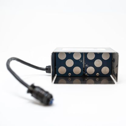 Charging adapter for Model 945 Lead-Acid Lantern Batteries. Connects 2 Model 945 Batteries to Isco Model 963 or 965 Battery Charger. One required for every 2 batteries being recharged at one time._1274088