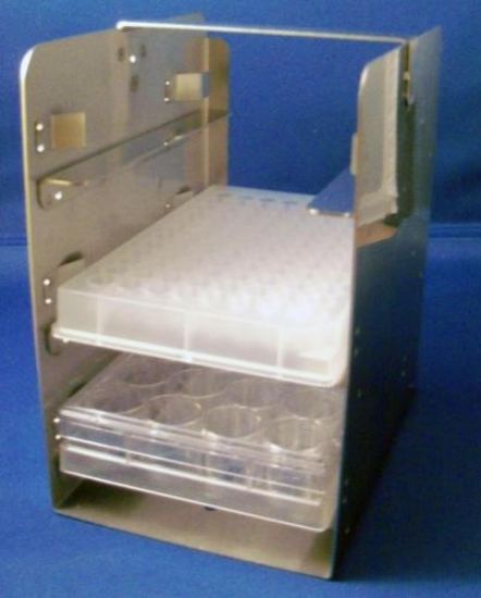 Microtiter hotel 3 x microplates stacked individually_1725170