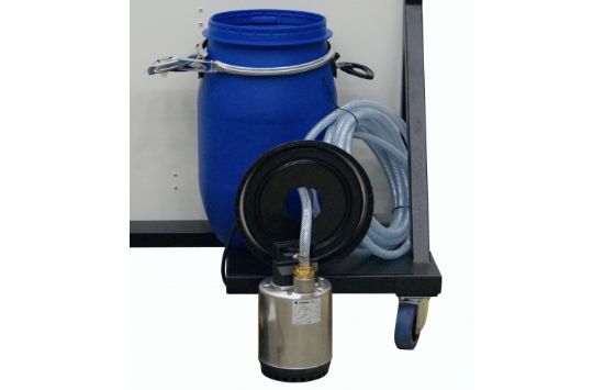 Plastic tank with submersible pump