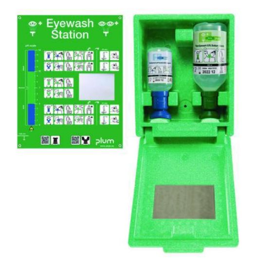 Eye wash station in wall box_1562625