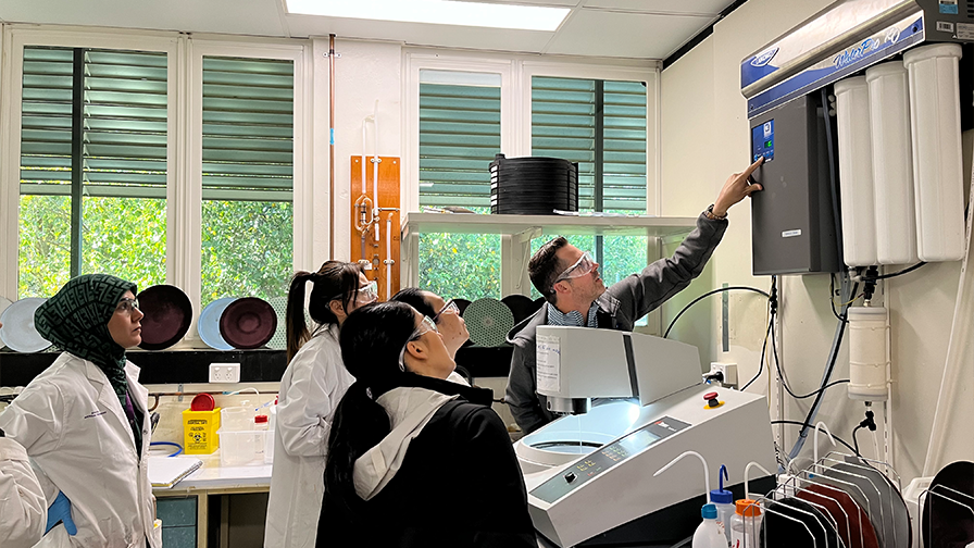 Our journey continued at The University of Queensland, where Nathan Richardson conducted an insightful session on the Labconco Corporation WaterPro RO system.