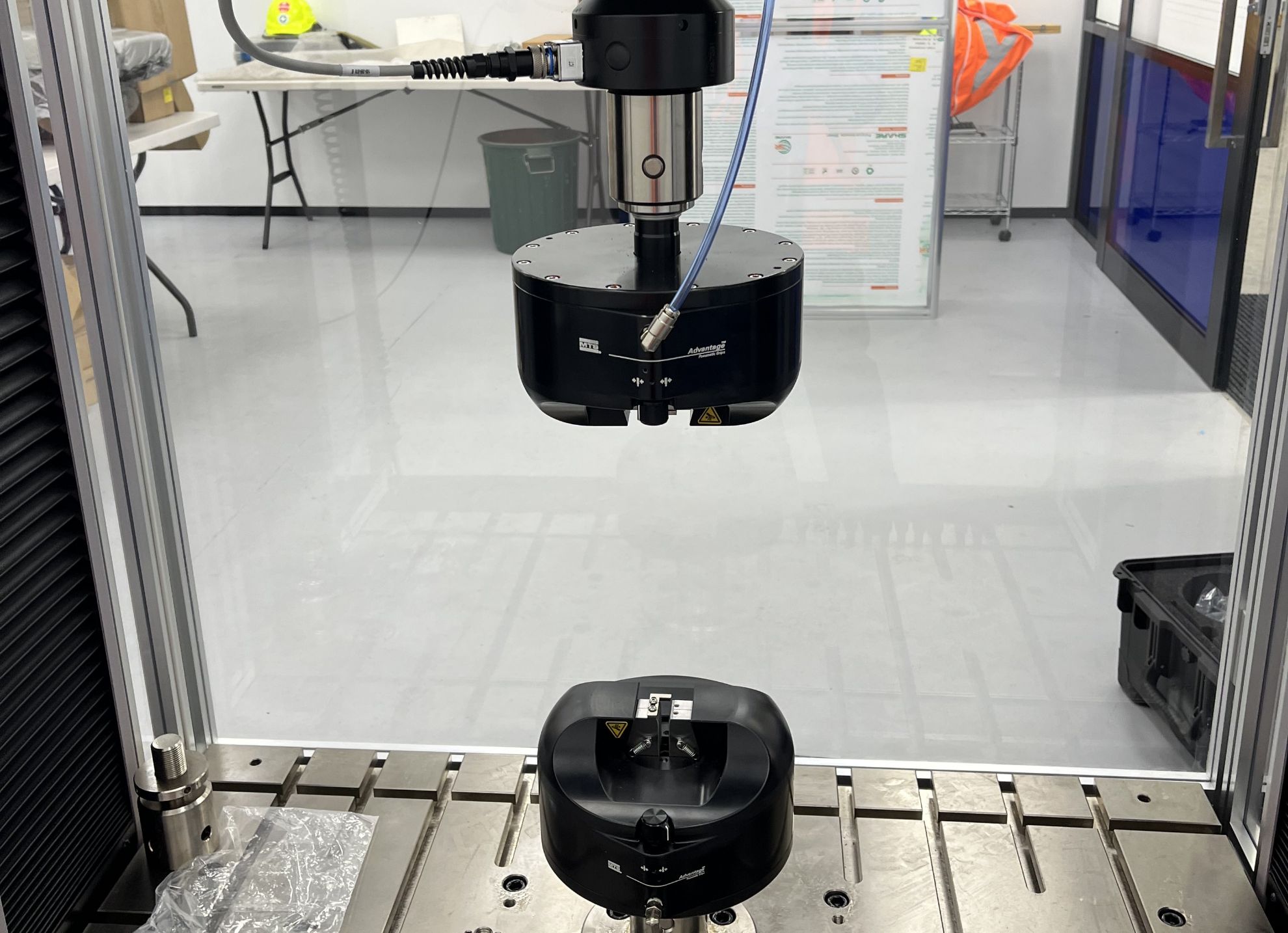 MTS Advantage pneumatic grip controller