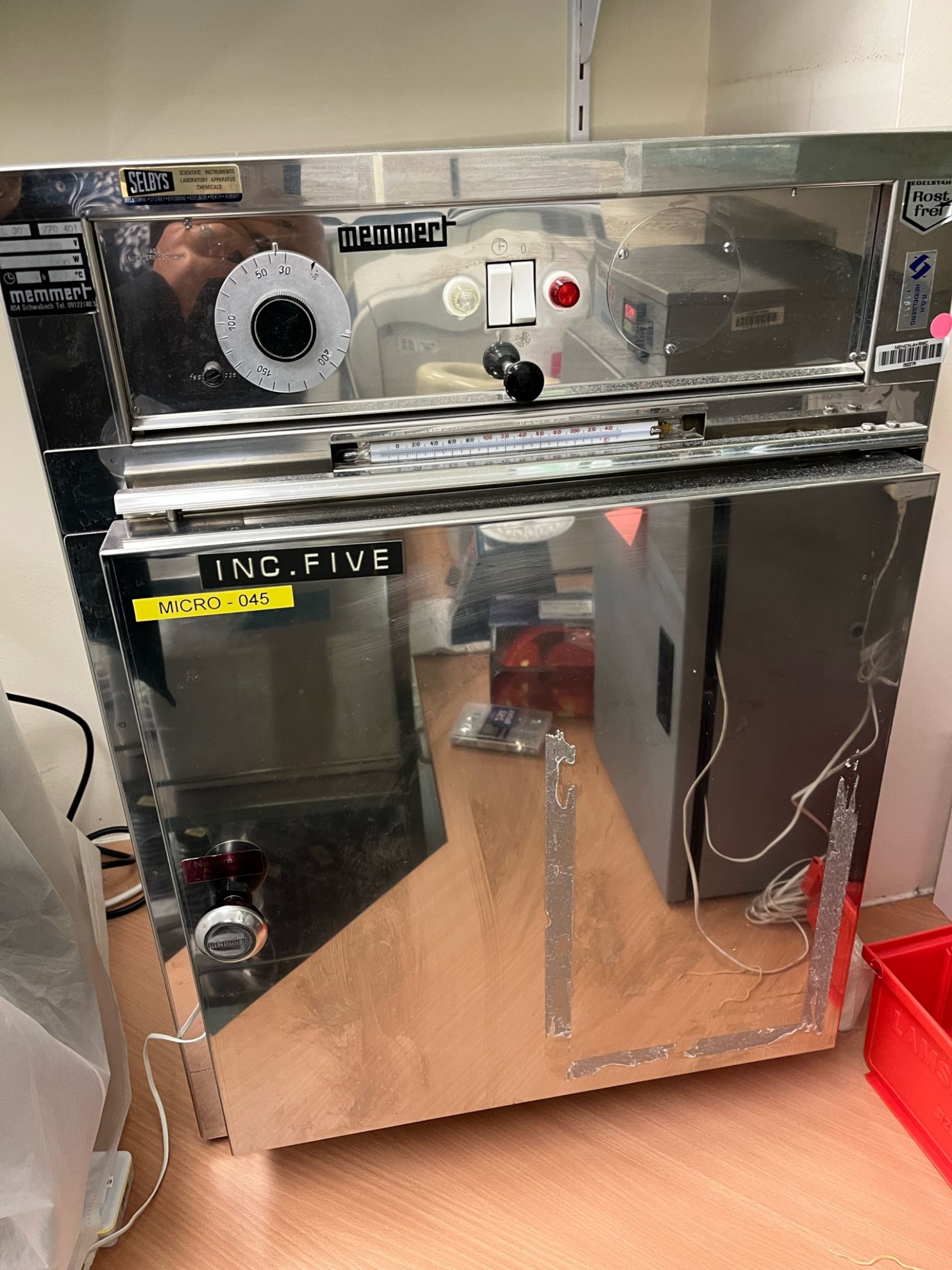 1977 Memmert incubator INC.FIVE MICRO-045 full unit view