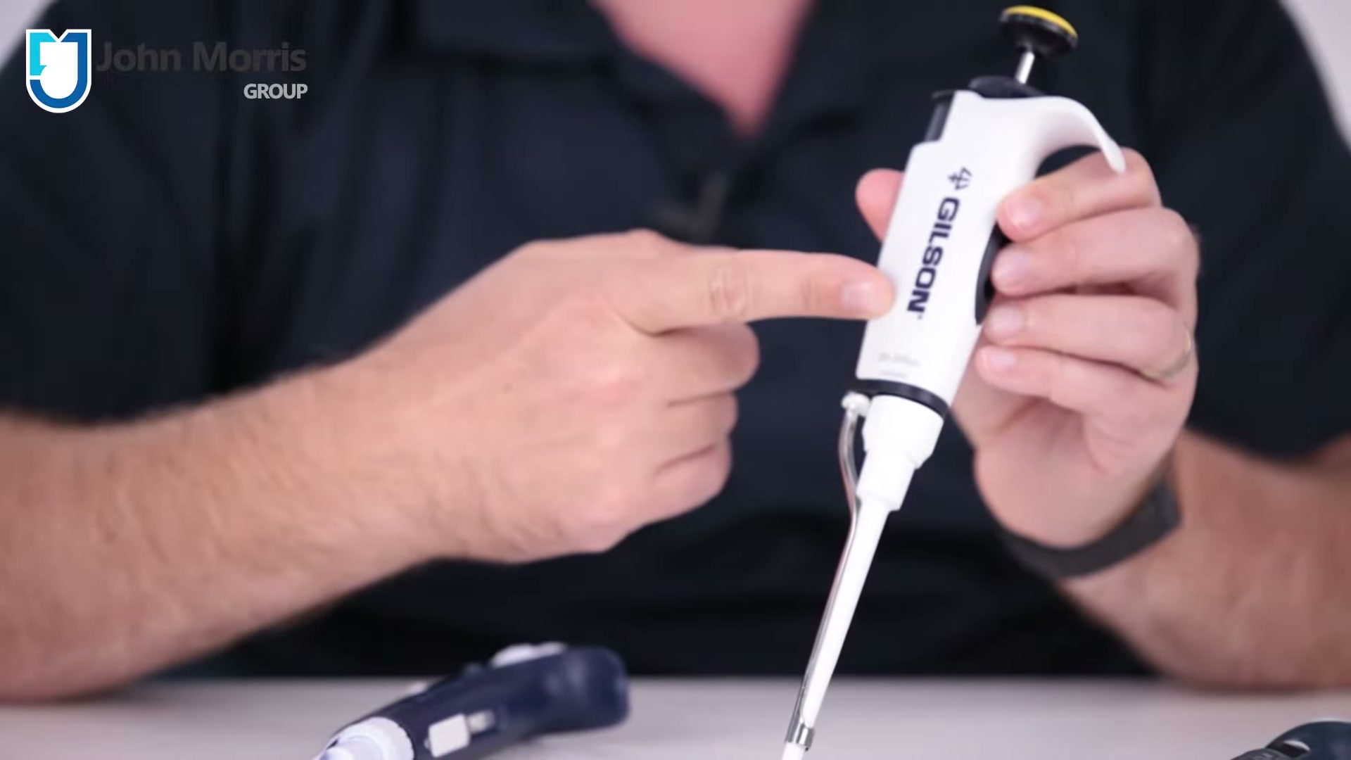 Gilson MyPIPETMAN's lightweight, textured personalised grip, still from the John Morris Group video