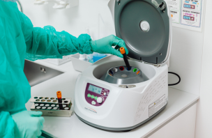 How to Choose the Right Centrifuge for Your Laboratory Needs