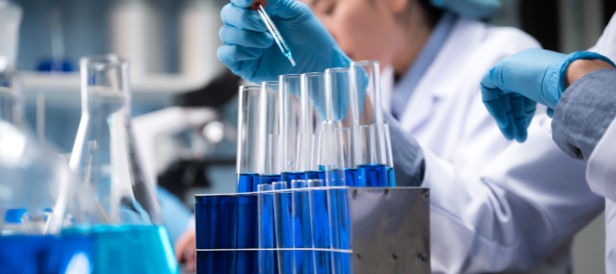 The Ultimate Guide to Laboratory Glassware: Beakers, Flasks & More