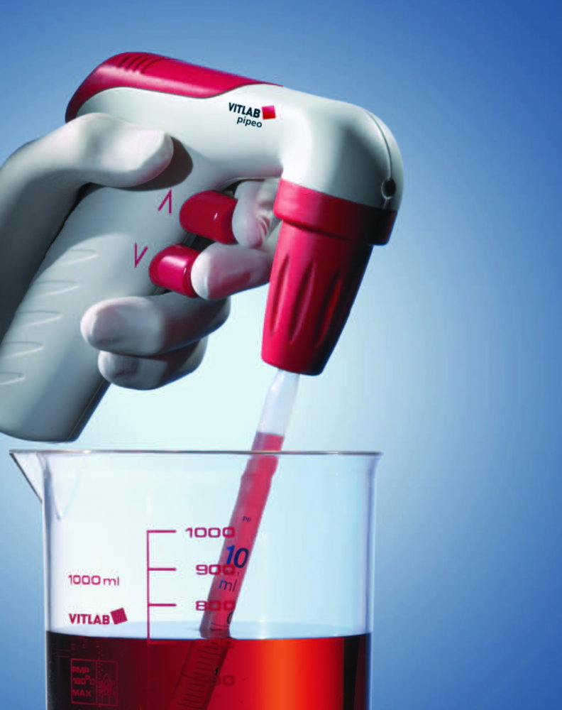 Pipette controller pipeo® with charger for continental Europe 230 V / 50 Hz
